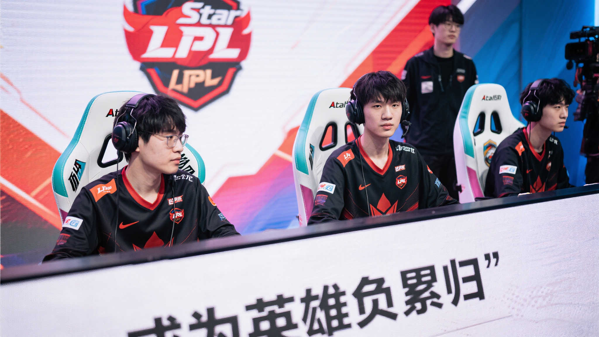 EDG索赔三千万，Scout十年职业生涯陷风波！